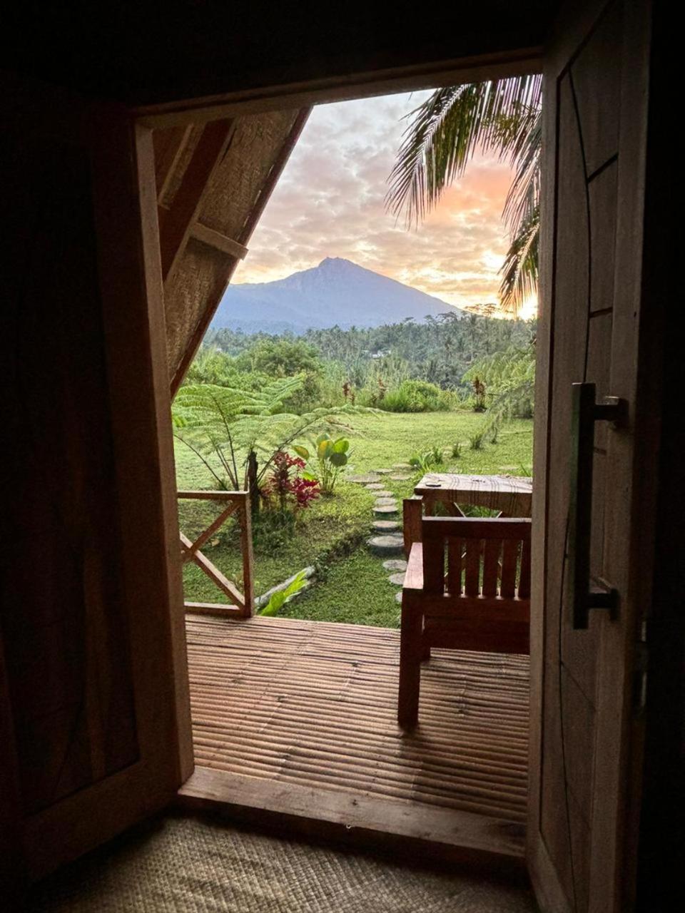 Girang Rinjani * Tetebatu